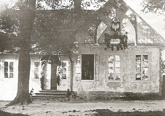 dawny budynek szkoły podstwowej nr 2 w Puławach.jpg