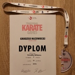 Turnij karate w Płocku - dylom i medal Wiktorii Koszałki.jpg