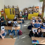 Uczniowie klasy 5c podczas lekcji języka angielskiego.jpg