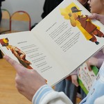 Konkurs z okazji Międzynarodowego Dnia Języka Ojczystego - uczniowie czytający łamańce  (221).jpg